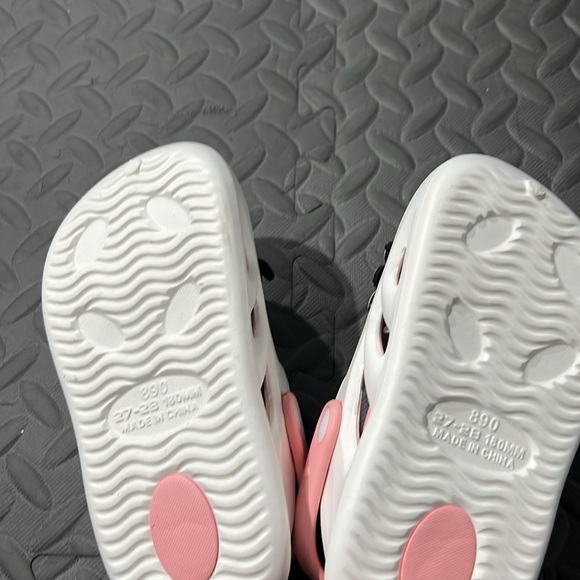 Girl stitch and angel clogs - Picture 2 of 2